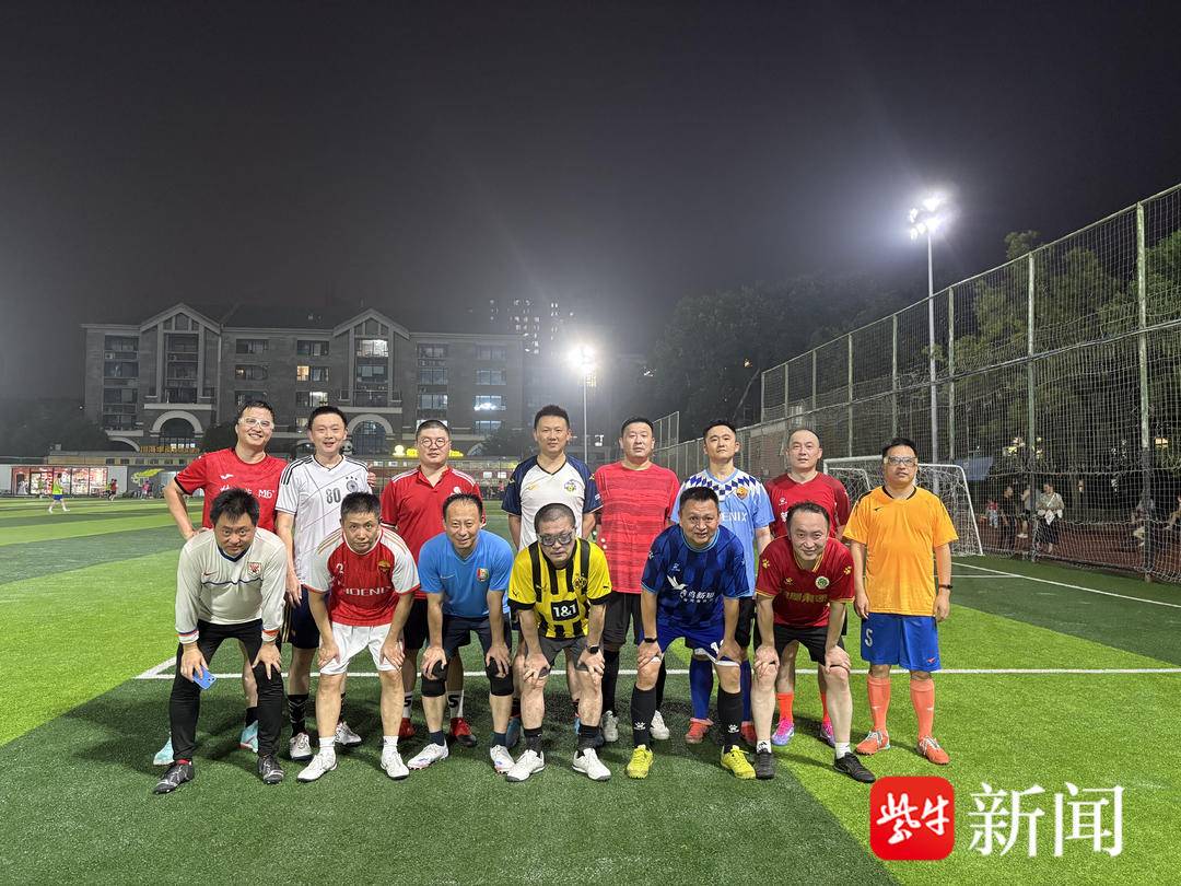 绿茵场, 江苏凤凰出, 苏超联赛的