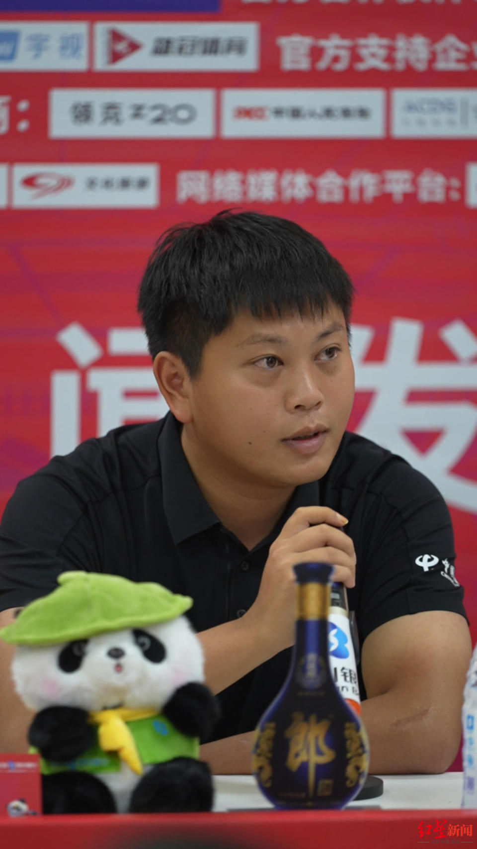 据悉, 邹侑根等, 的平均年龄